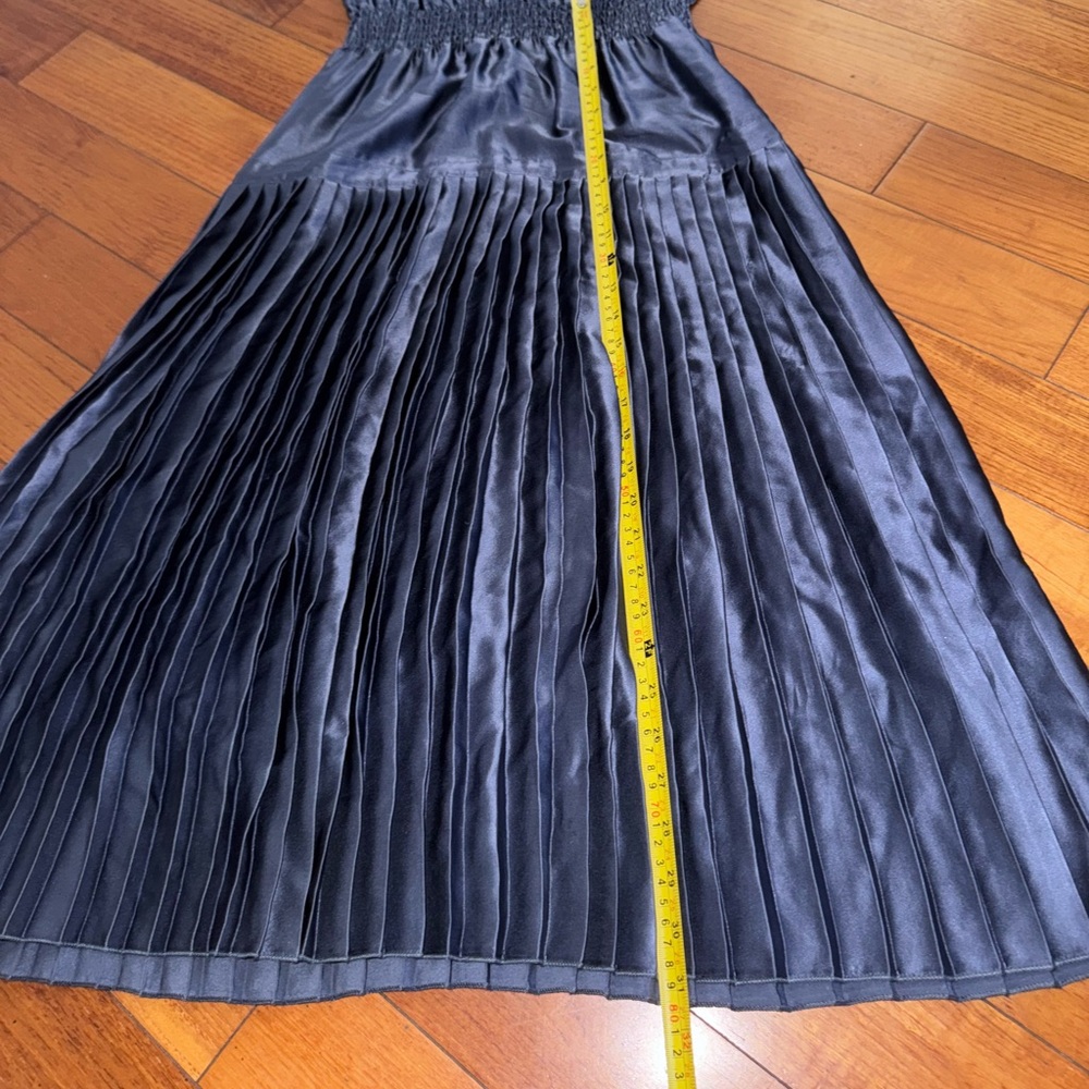 Amber Sakai Blue Satin Dress size 4 U.S. pleated - Picture 10 of 13